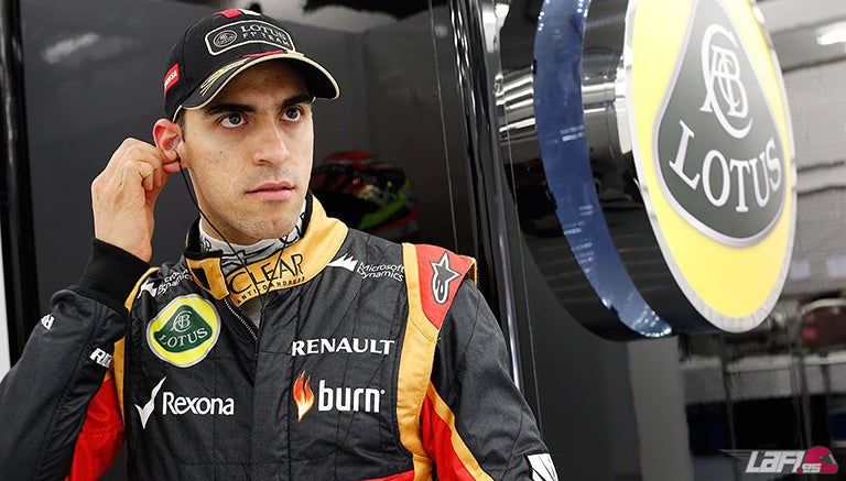 Maldonado, vistiendo el nomex de Lotus