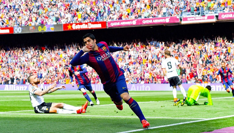 Luis Suárez festeja su gol contra el Valencia