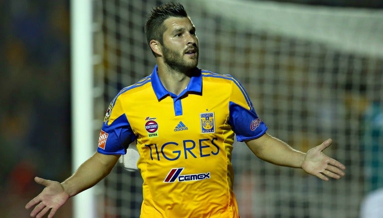 Gignac festeja un gol con Tigres