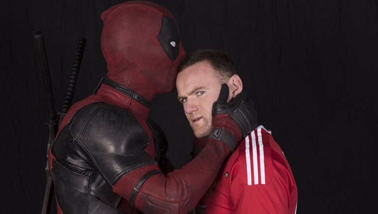 Deadpool posa con Wayne Rooney