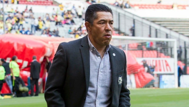 Ignacio Ambriz antes del partido contra Santos