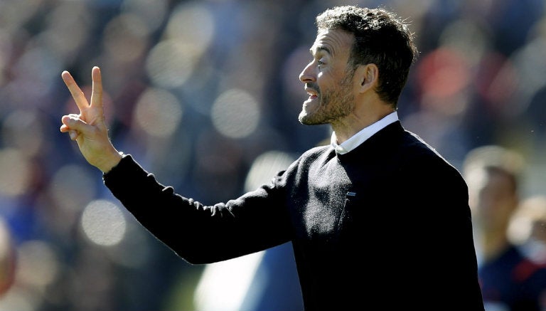 Luis Enrique, dando indicaciones a su equipo