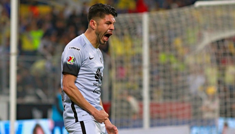 Oribe en plena celebración durante un partido