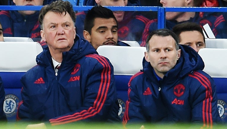 Van Gaal observa un partido del Manchester United