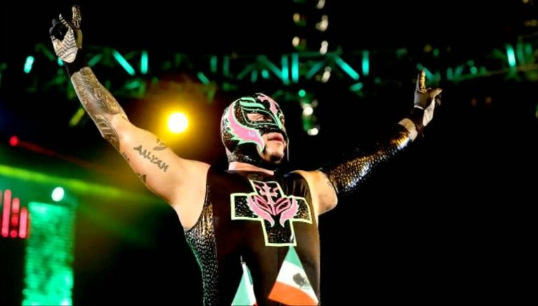 Rey Mysterio antes de una lucha en WWE