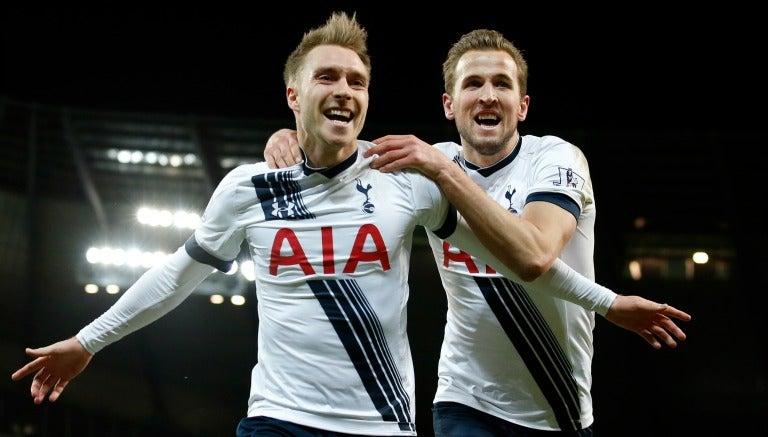 Kane y Eriksen celebran el segundo tanto de los Spurs