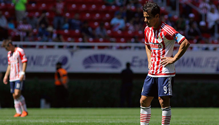 Omar Bravo se lamenta en la derrota contra León