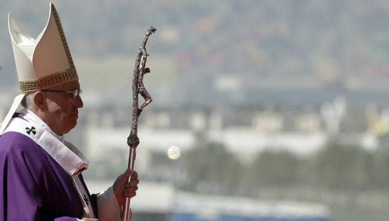 El Papa Francisco entra a dar misa en Ecatepec