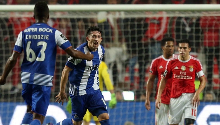 Héctor Herrera celebra su gol frente al Benfica