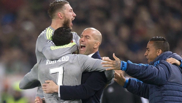 Cristiano se abraza con Zidane y Ramos