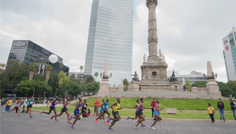 Corredores en el Maratón de la Ciudad de México