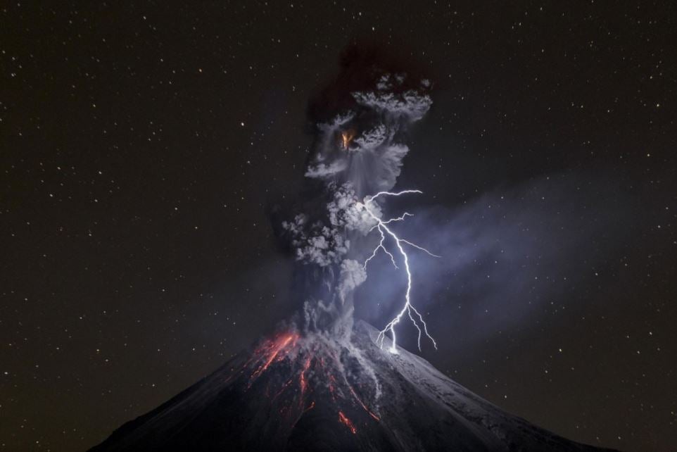 "El poder de la naturaleza", plasmando al Volcán de Colima