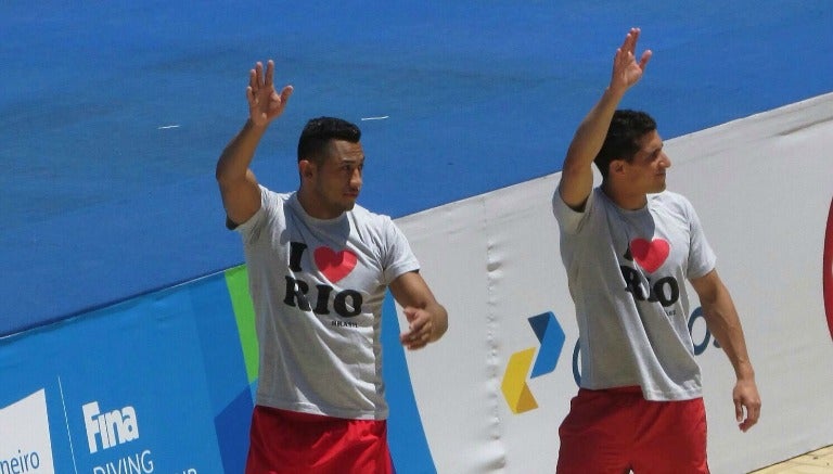 Rommel Pacheco y Jahir Ocampo antes de la premiación