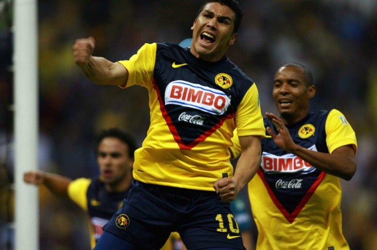 El guaraní celebra un gol con el América