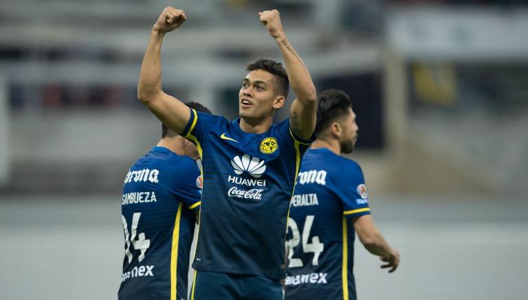 Andrés Andrade festeja un gol de América