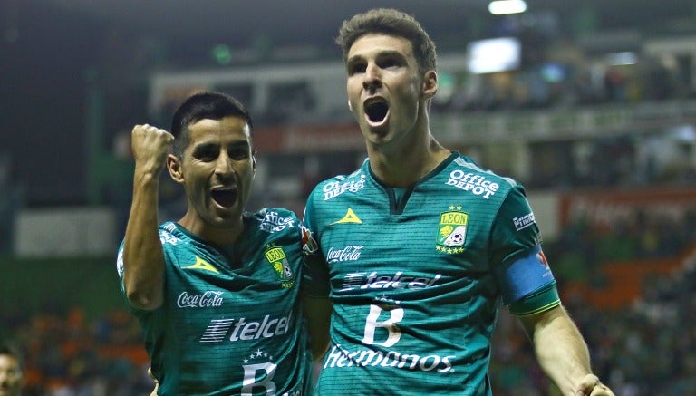 Mauro Boselli celebra su gol contra Toluca