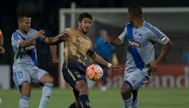 El atacante de Pumas durante el partido de Libertadores