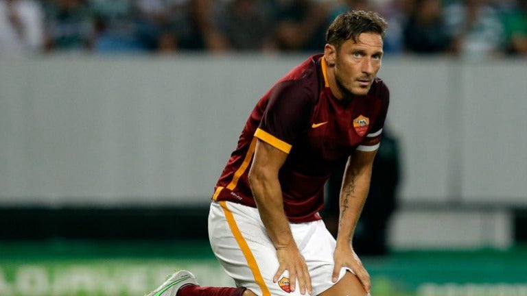 Francesco Totti se lamenta en un partido de la Roma