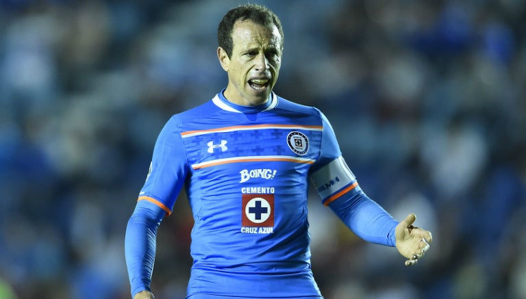 Torrado en partido con Cruz Azul