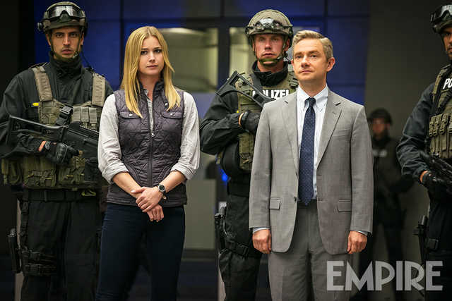 Martin Freeman como Everett Ross