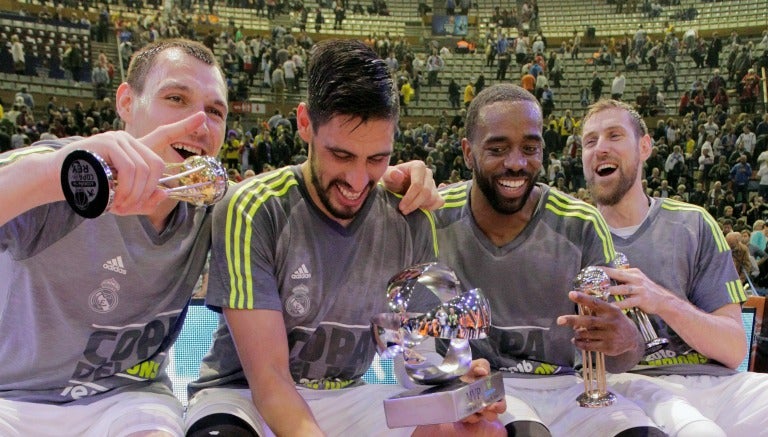 Ayón celebra su victoria en la Final de la Copa del Rey 