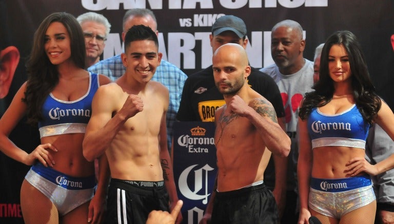 Leo Santa Cruz y Kiko Martínez en el pesaje de la pelea