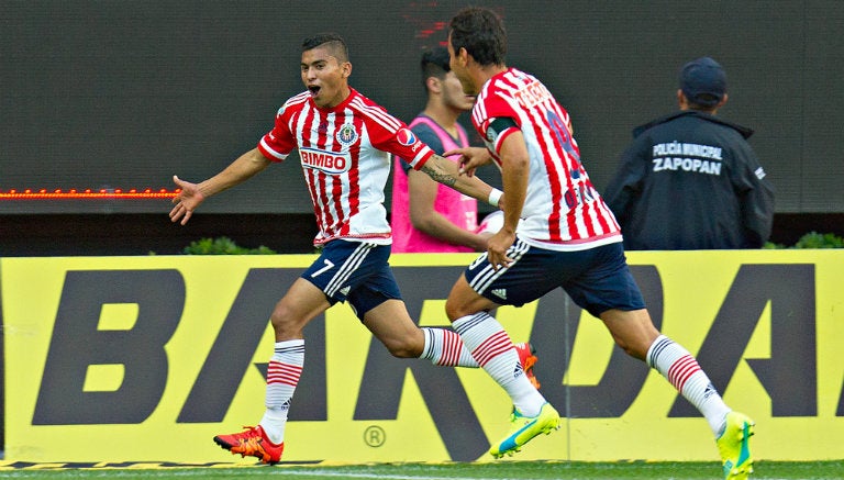 Orbelín Pineda festeja su gol contra Tigres