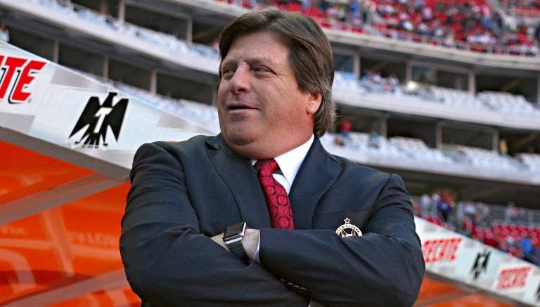 Miguel Herrera antes del partido contra Chivas