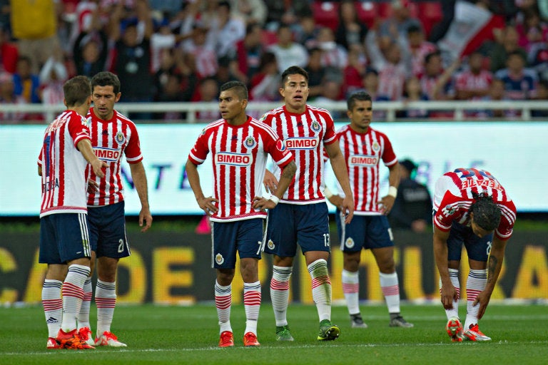 Jugadores de Chivas se lamentan