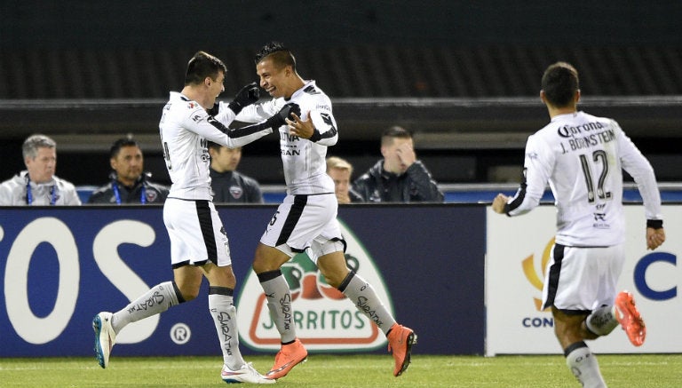 Jugadores de Gallos festejan gol contra DC United