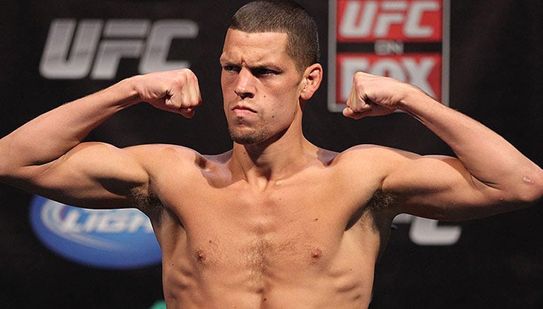 Nate Diaz, posando durante un evento