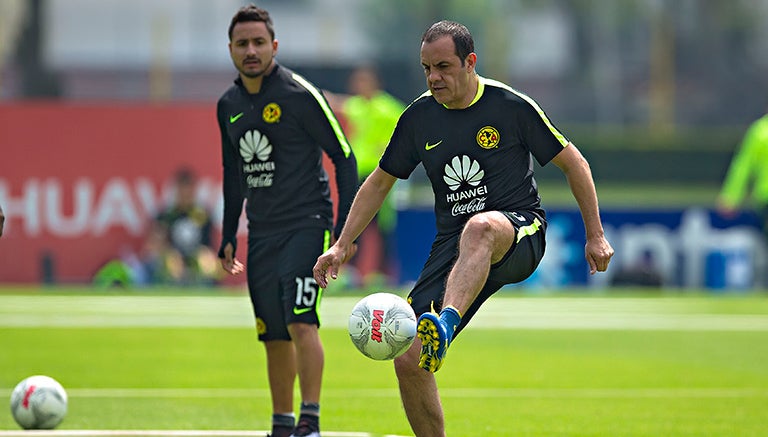 Cuauhtémoc Blanco en la práctica con América 