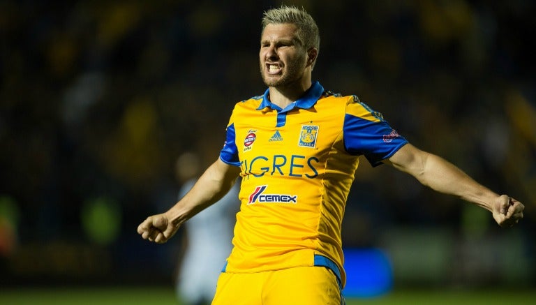 Gignac festeja un gol con Tigres