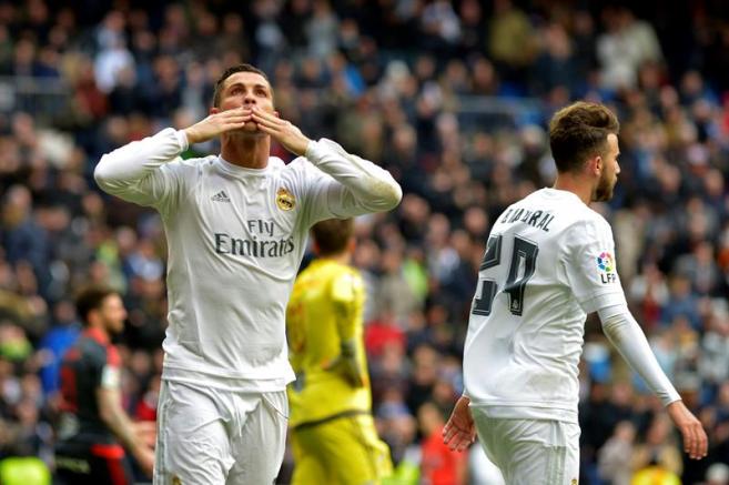 Cristiano festeja tras marcar con el Madrid