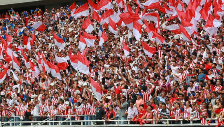 Afición de Chivas durante un Clásico