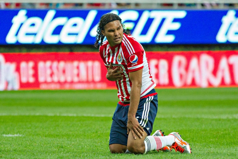 Gullit se queja en juego de Chivas 