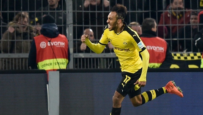 Aubameyang celebra un gol con el Borussia Dortmund