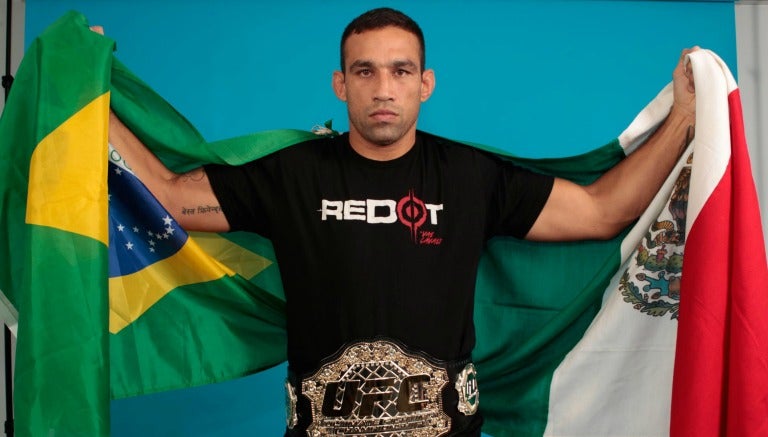 Werdum posa para sesión de fotos