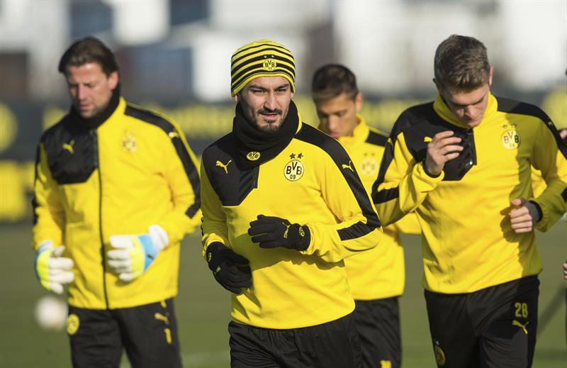 Gundogan comanda entrenamiento del Dortmund