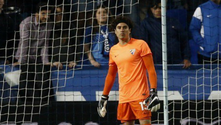 Guillermo Ochoa durante el partido contra el Sporting de Gijón