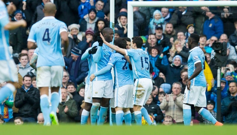 Los jugadores del Manchester City celebran un gol