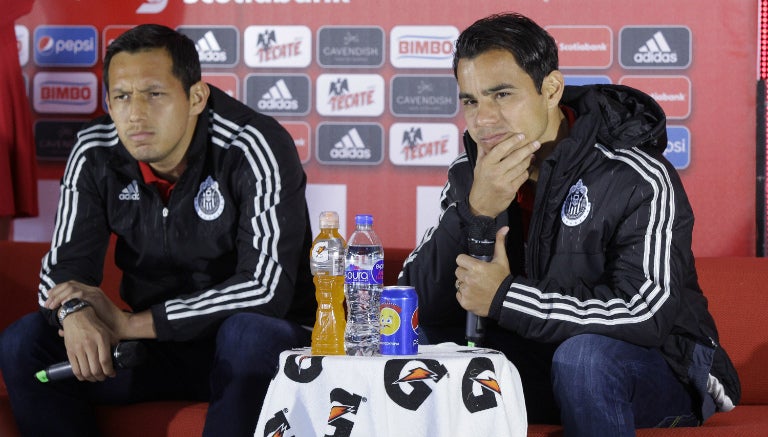 Cota junto a Bravo en conferencia de prensa