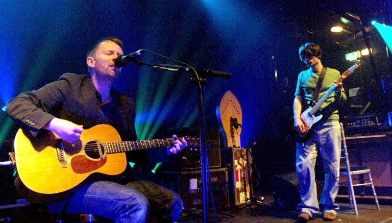 La banda Radiohead durante un concierto