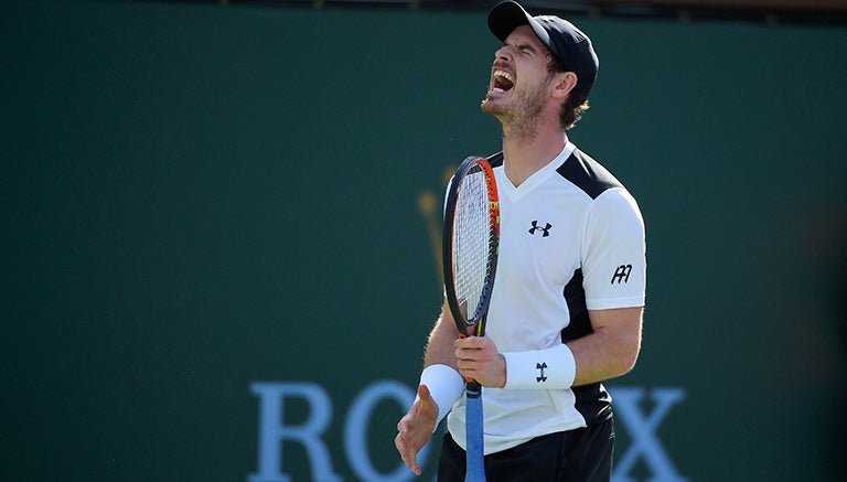 Murray se lamenta tras perder un punto contra Delbonis