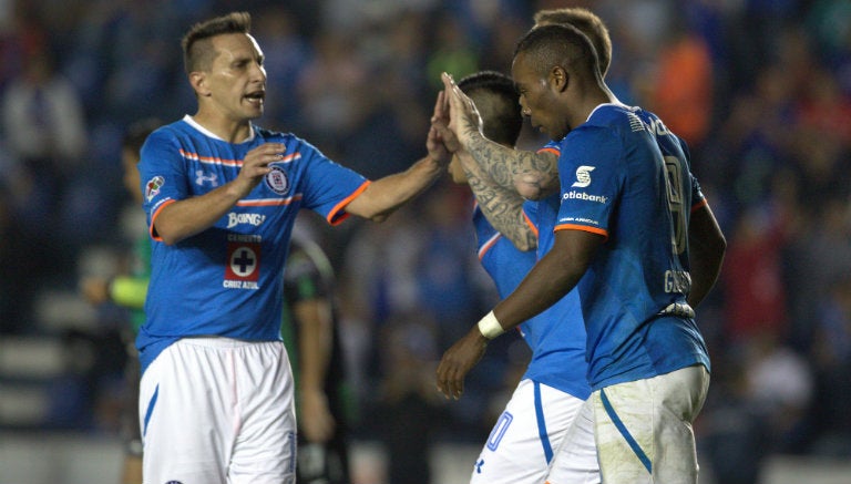 Giménez celebra en victoria de Cruz Azul contra Cafetaleros