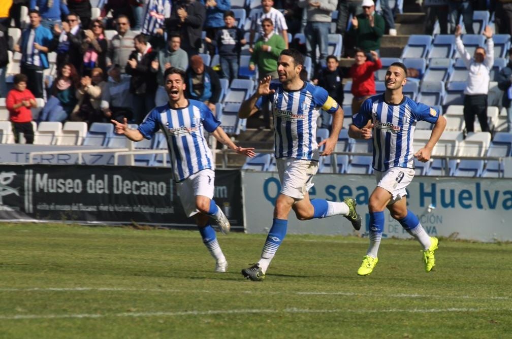 Núñez festeja tras marcar un gol