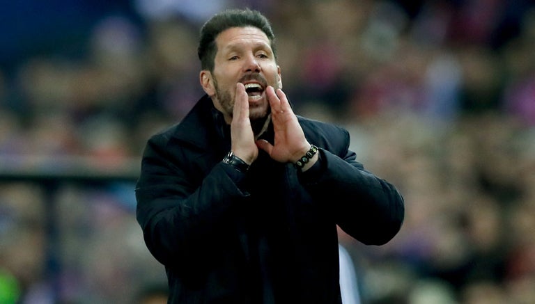 Simeone grita en un partido con el Atlético