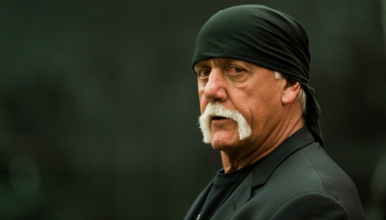 Hulk Hogan durante una audiencia