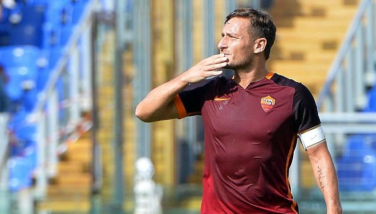 Francesco Totti en un partido con la Roma