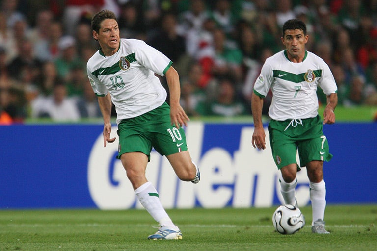 Guillermo Franco y Antonio Naelson Sinha en el Mundial de Alemania 2006